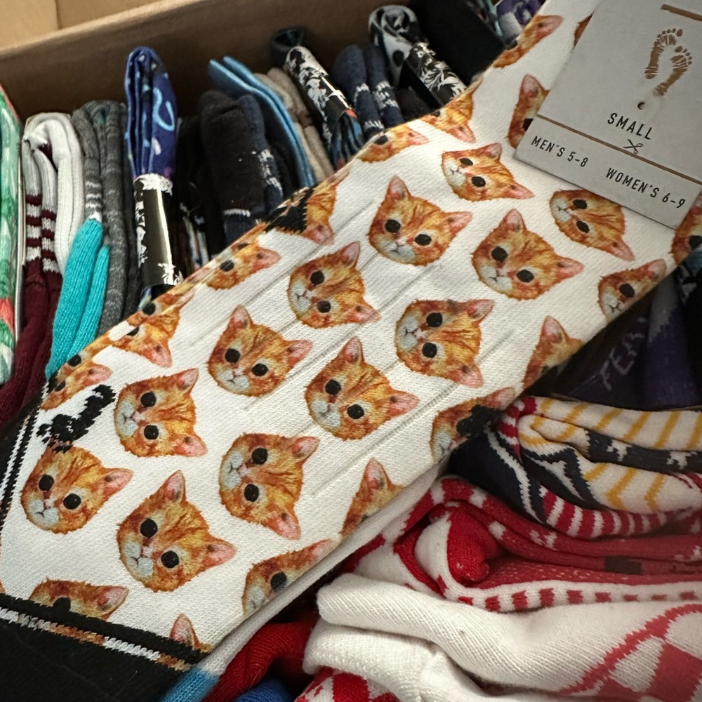 Assorted FEAT Socks Collection - Picture 10 of 12